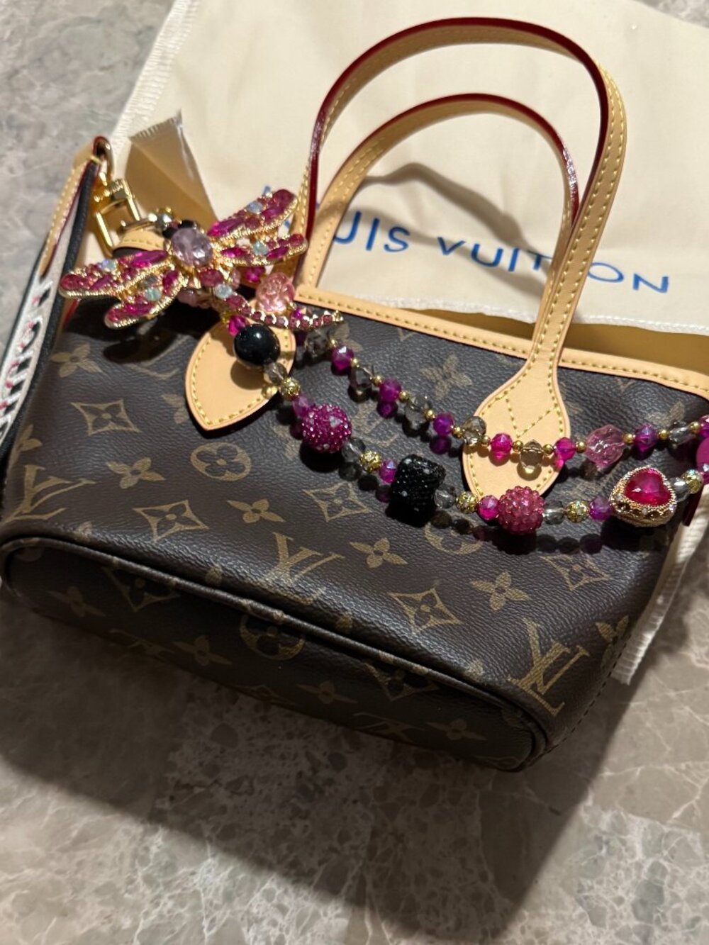 STUNNING Brand-New Fashion Crossbody with Long Strap! Ships ASAP!!! - Picture 3 of 8